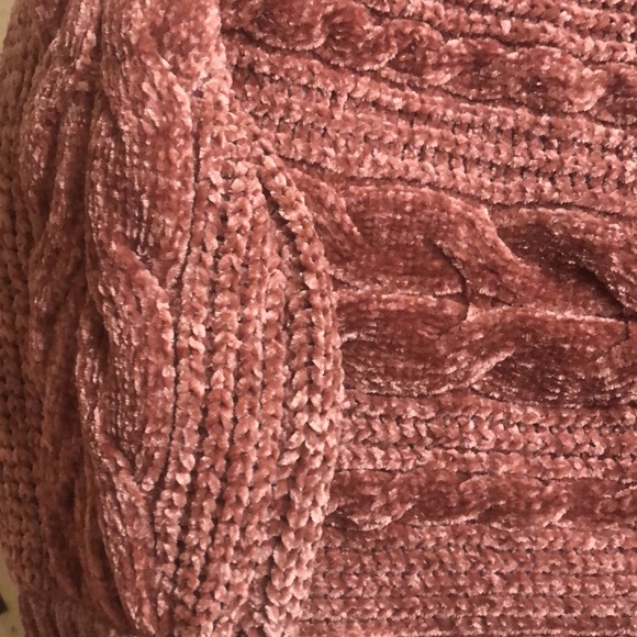 Soft and warm sweater 🌨 - Picture 2 of 4